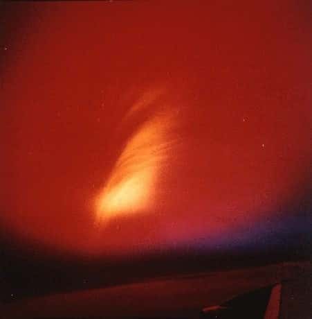 En 1962, les États-Unis ont fait exploser une bombe d’1,4 mégatonne dans l’espace. Les conséquences ont été inattendues. Du sol, on pouvait voir l’équivalent d’une aurore boréale. © US Air Force