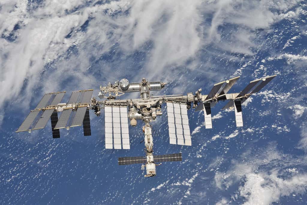 L'ISS est en orbite à 408 km de hauteur ! © Nasa L'ISS est en orbite à 408 km de hauteur ! © Nasa
