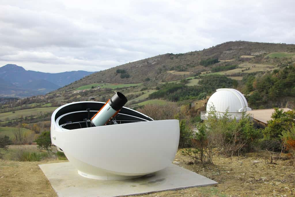 Station de surveillance du ciel d'Aldoria située dans le parc naturel des Baronnies provençales. © Aldoria