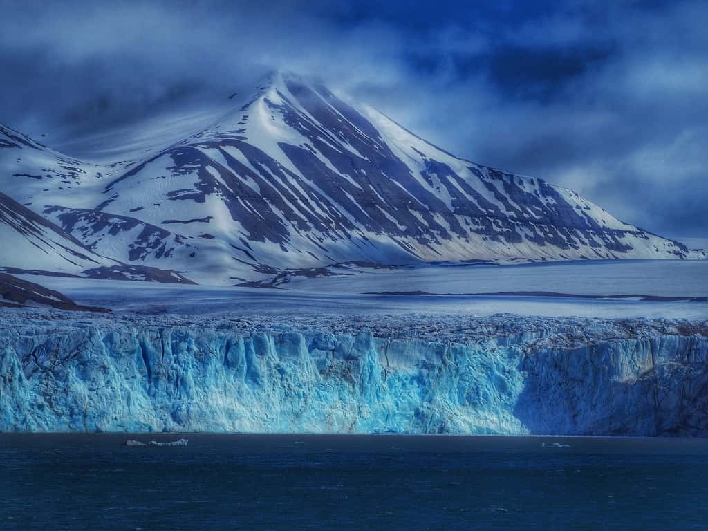 Les glaciers du Svalbard, une île connue comme l'épicentre du réchauffement climatique. © GerhardZinn, Pixabay