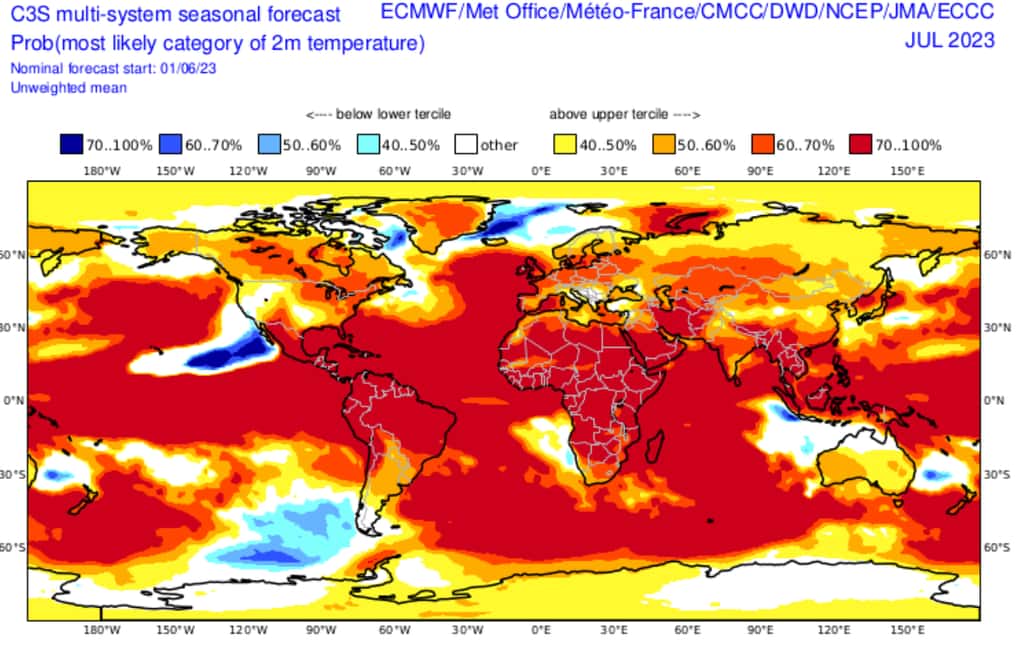 Les anomalies de températures prévues en juillet dans le monde. Plus les couleurs orange et rouge sont foncées, plus la chaleur sera excédentaire. © Copernicus