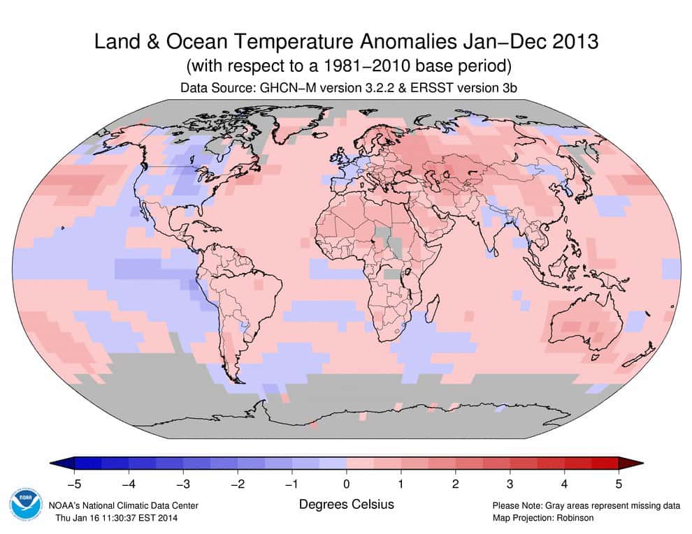 Anomalies des températures de surface en degré Celsius mesurées en 2013 sur Terre (voir échelle colorimétrique), par rapport à une moyenne calculée pour une période couvrant l’ensemble du XX<sup>e</sup> siècle. En gris, les zones pour lesquelles les données manquent. © Noaa