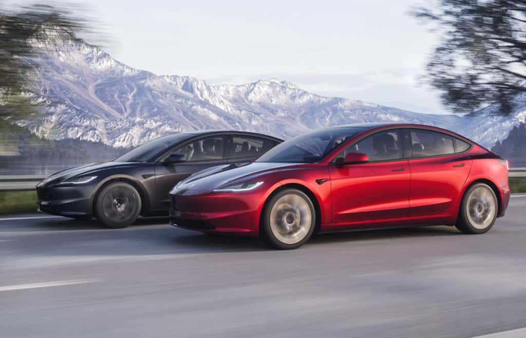 La nouvelle Tesla Model 3 vient d’être dévoilée. Elle change de design pour plus d’autonomie. © Tesla
