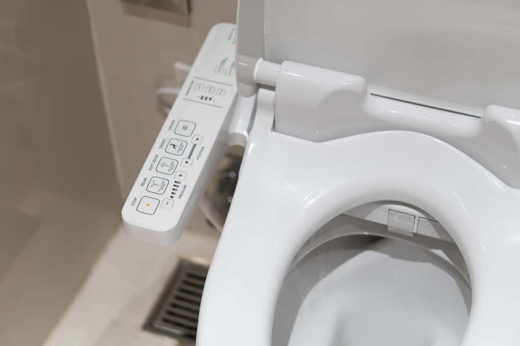 Toilettes japonaises, toilettes d'avenir ? © zasabe, Adobe Stock