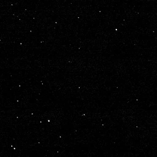 Les images traitées de cette animation montrent la relative platitude d’Ultima Thulé. La sonde New Horizons était alors à 8.862 kilomètres de l’objet de Kuiper. © Nasa, SwRI, JHUAPL