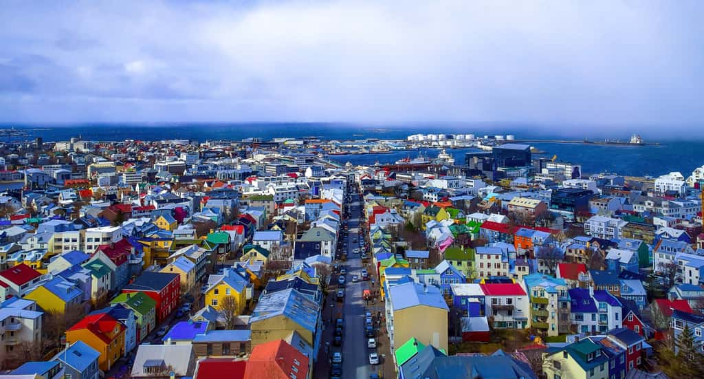 Reykjavík voit la vie en vert... et en couleurs ! © Peter, Adobe Stock