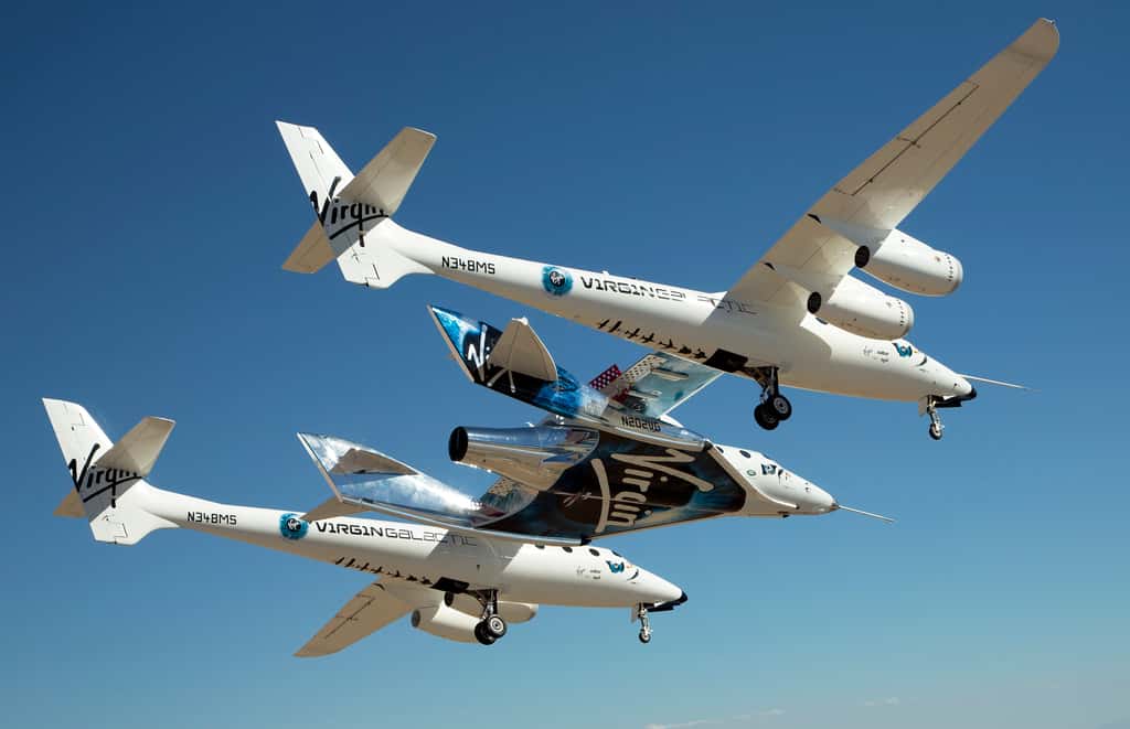 L’avion porteur WhiteKnightTwo qui transporte l’avion suborbital Unity jusqu’aux limites de l’espace. © Virgin Galactic