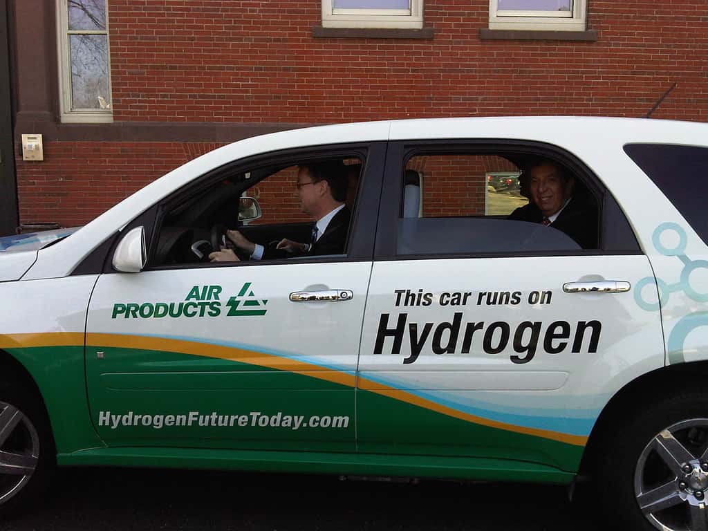 Certaines voitures roulent déjà au dihydrogène, mais leur approvisionnement pose un réel problème. © DECCgovuk, Flickr, cc by nc nd 2.0