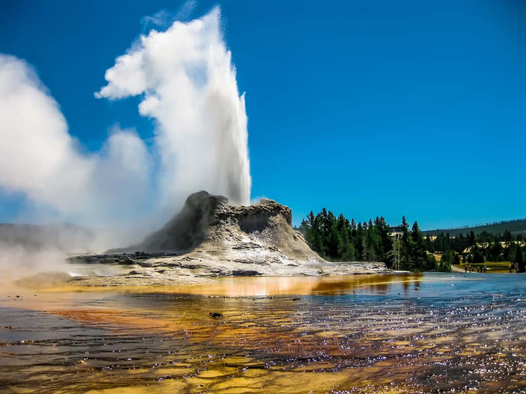 La quantité de magma au sein du réservoir volcanique du Yellowstone a été révisée à la hausse dans une nouvelle étude. © bennymarty, Adobe Stock