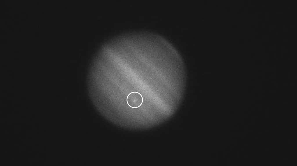 Impact sur Jupiter découvert avec Poncots le 15 octobre 2021 à 22 h 24 heure du Japon, c'est-à-dire 13 h 24 TU. © Projet OASES de l'Université de Kyoto.
