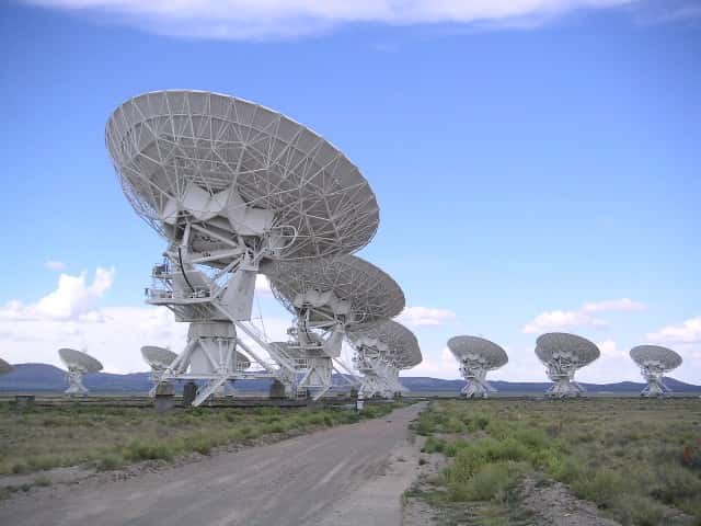 Le <em>Very Large Array</em> (VLA) est un radio-interféromètre situé au Nouveau-Mexique (États-Unis). Il est constitué de 27 antennes paraboliques. © Hajor, Wikipédia, CC by-sa 3.0
