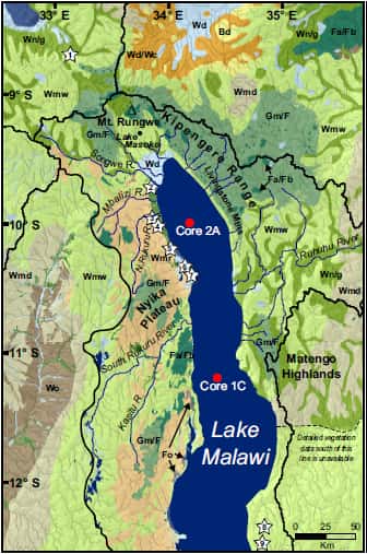 Carte du lac Malawi, un des grands lacs de la vallée du rift est-africain. Les mentions <em>Core 2A</em> et <em>Core 1C</em> indiquent où les chercheurs ont prélevé des sédiments. © van Breugel <em>et al.</em>, 2015, <em>Journal of Human Evolution</em>