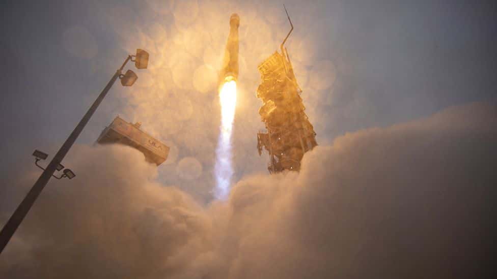 Photo du lancement du lanceur Atlas V transportant la sonde Landsat-9, de la base militaire de Vandenberg aux États-Unis. © Jeff Spots, ULA