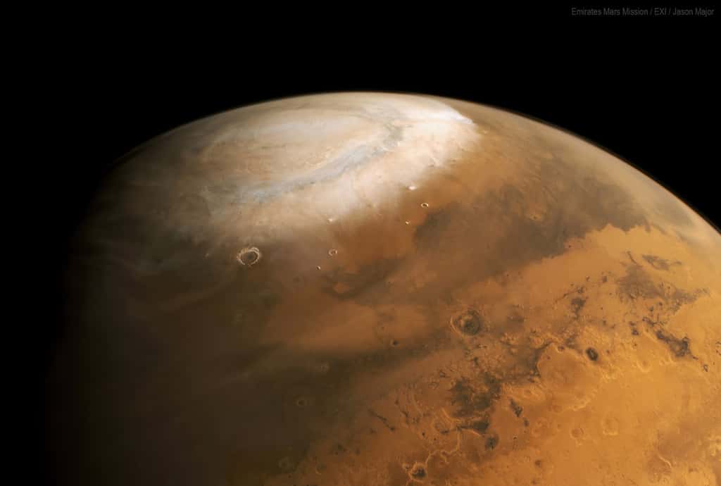 Le pôle Nord de Mars et sa calotte glaciaire, photographié par Hope. © Agence spatiale émiratie, Attribution-NonCommercial-ShareAlike 2.0 Generic (CC by-nc-sa 2.0)