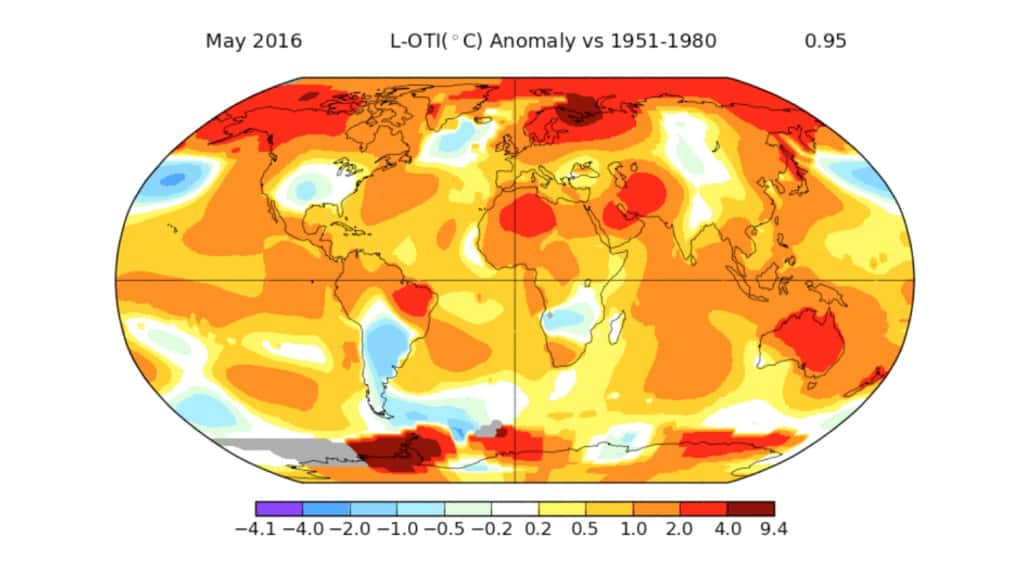 Carte des anomalies de températures, en degré Celsius, à la surface du globe terrestre (terres et océans) relevées en mai 2016. Le centre des États-Unis, le sud de la l’Amérique du Sud et une partie de la moitié sud de l’Afrique furent plus froids que la moyenne, au contraire de la Scandinavie, l’Alaska, l’ouest du Canada, l’Australie, l’Antarctique, etc., qui furent beaucoup plus chauds. © Nasa, GISS