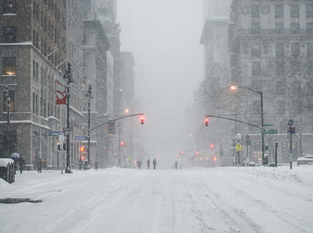 New York, aux États-Unis, sous une tempête de neige. © janifest, Adobe Stock