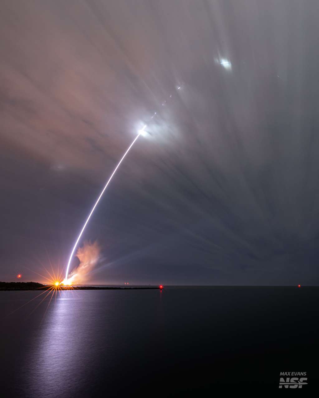 Décollage de la New Glenn. Image magnifique ! © Max Evans, NSF