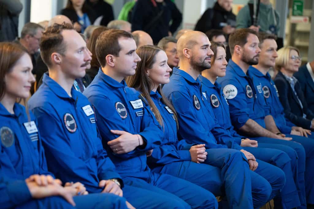 Les astronautes candidats attendant leur remise de diplôme. © ESA, P. Sebirot