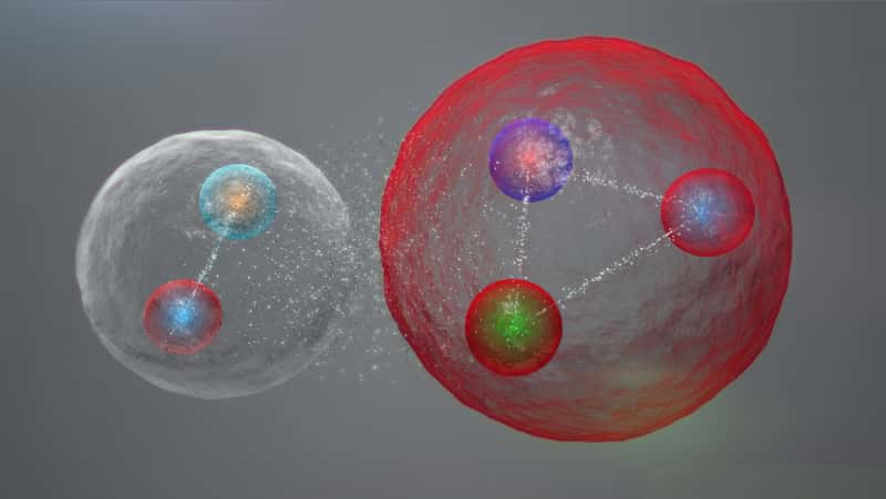 La nouvelle particule découverte au Cern contient cinq quarks. Comme le montre ce dessin, il pourrait s'agir d'une sorte d'état lié complexe entre un méson (à gauche) et un baryon (à droite). De telles molécules hadroniques ont déjà été envisagées par les chercheurs. © Cern