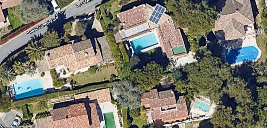 On dénombre près de trois millions de piscines en France. © Google Maps, Futura
