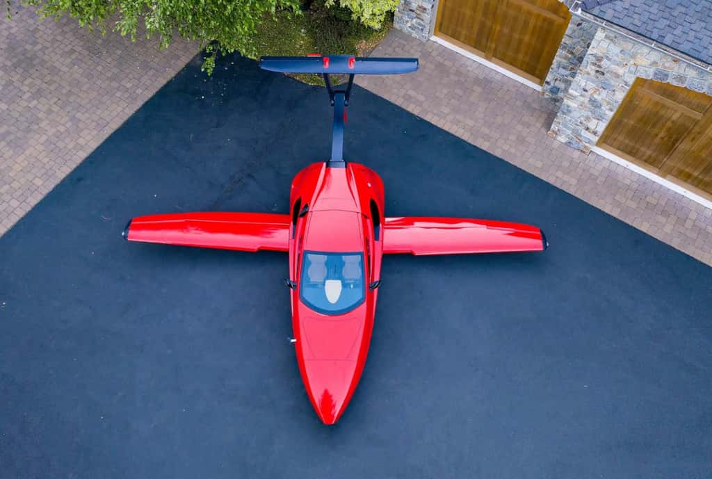 La voiture volante Switchblade utilise des ailes qui viennent se replier sous le châssis. © Samson Sky