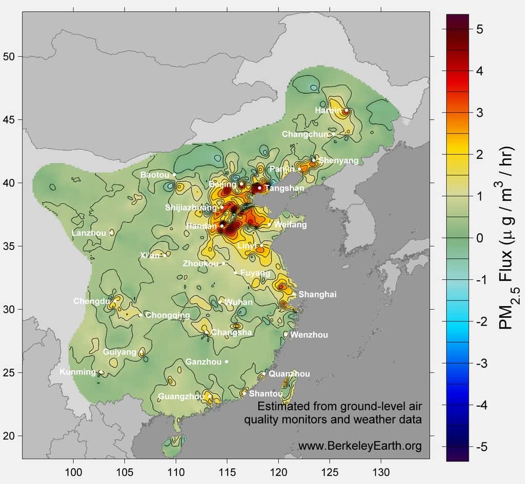La pollution aux particules fines (représentée sur cette carte) mais aussi à différentes molécules touche une grande partie de l'est de la Chine. Une étude détaillée le montre sans ambiguïté et permet d'estimer les effets sur la santé. © Robert A. Rohde et Richard A. Muller