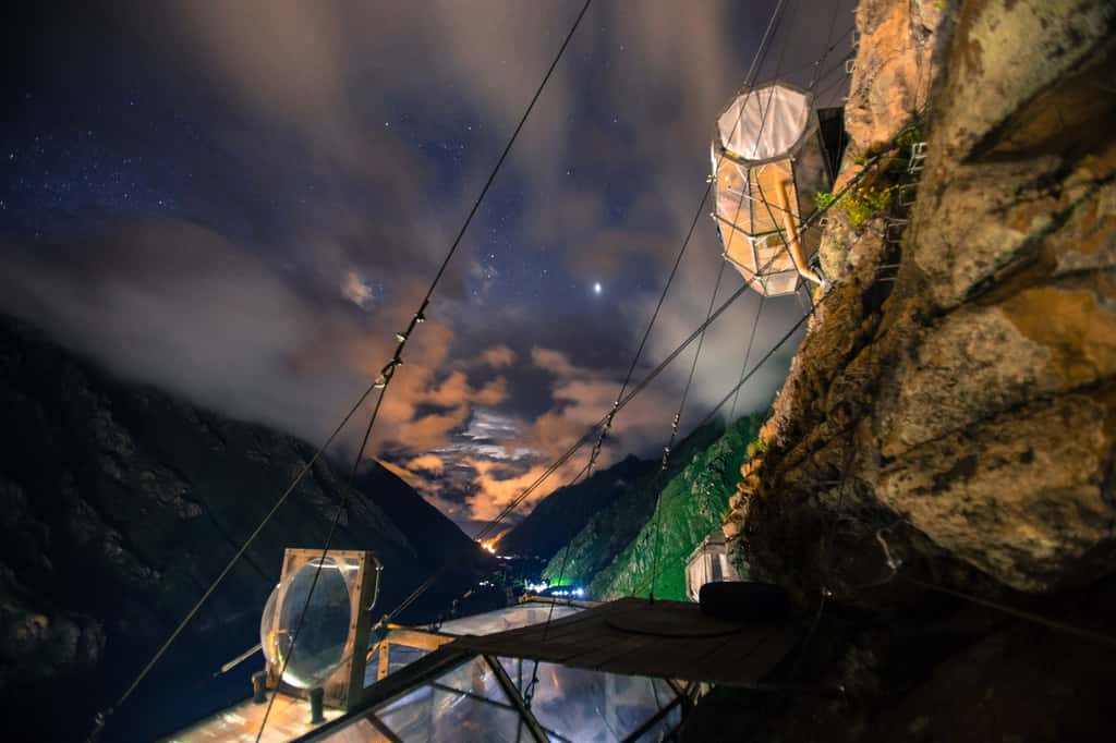 Des nuits à flanc de falaise au camping Skylodge Adventure Suites. © Natura Vive