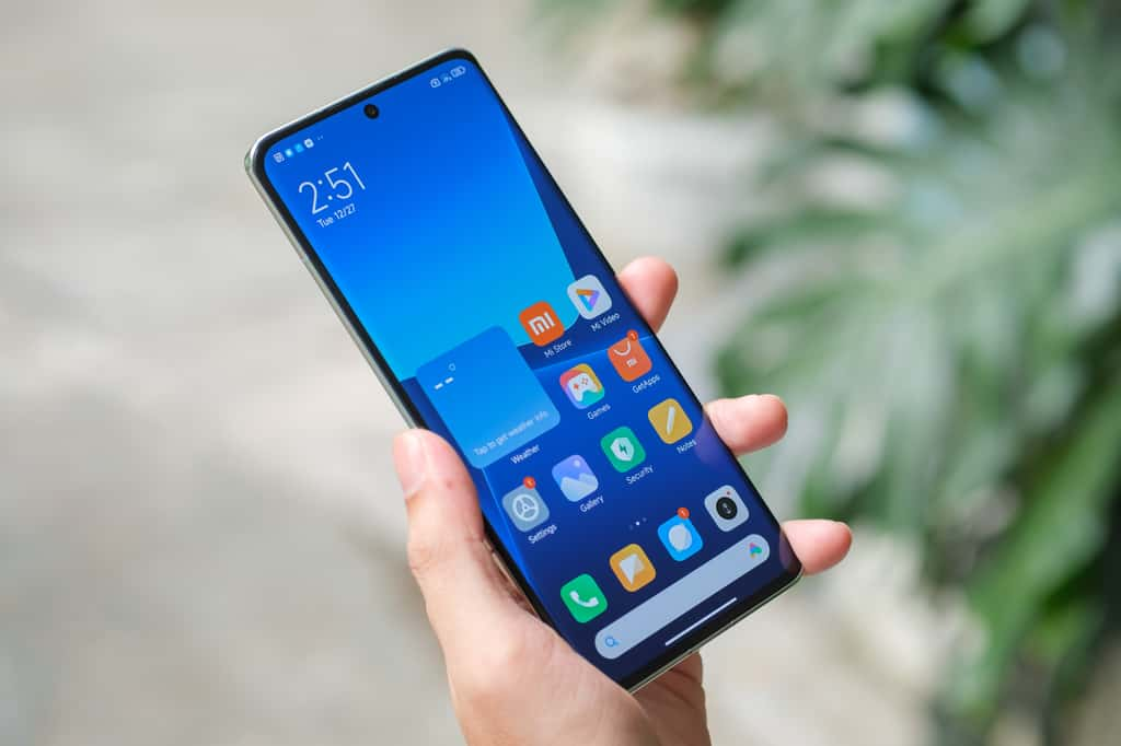 Le smartphone Xiaomi 13 est à bas prix sur Cdiscount © Nguyen Duc Quang, Adobe Stock