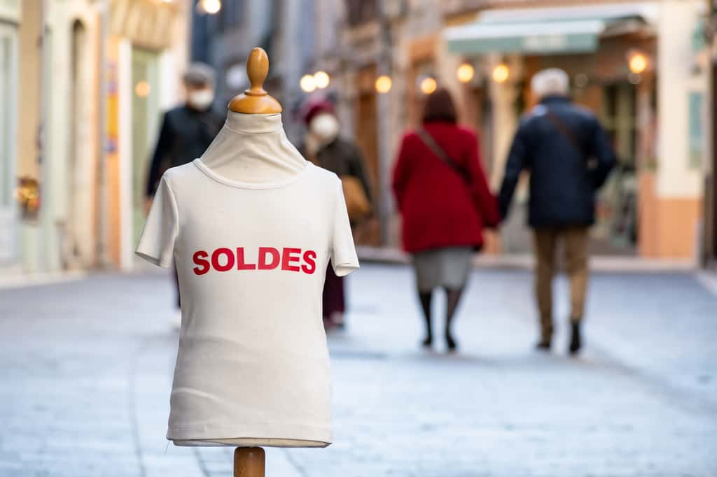 Pendant les soldes d'hiver Cdiscount, vous pourrez profiter de réductions pouvant aller jusqu'à -50%. © Patrick Rouzet, Adobe Stock