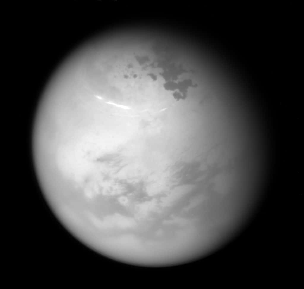 Les scientifiques s'interrogent sur l'habitabilité de Titan. Son océan est-il habité ? © Nasa, JPL-Caltech, <em>Space Science Institute</em>