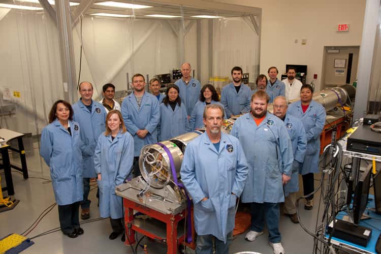 Massimiliano Galeazzi et son équipe avec lesquels ils ont développé la mission <em>Diffuse X-Ray emission from the Local galaxy</em>, ou DXL, qui a collecté les données nécessaires durant 5 minutes, le 12 décembre 2012. © <em>University of Miami</em>, <em>Nasa, Goddard Space Flight Center</em>, <em>University of Michigan</em>, <em>Johns Hopkins University</em>, <em>University of Kansas</em>