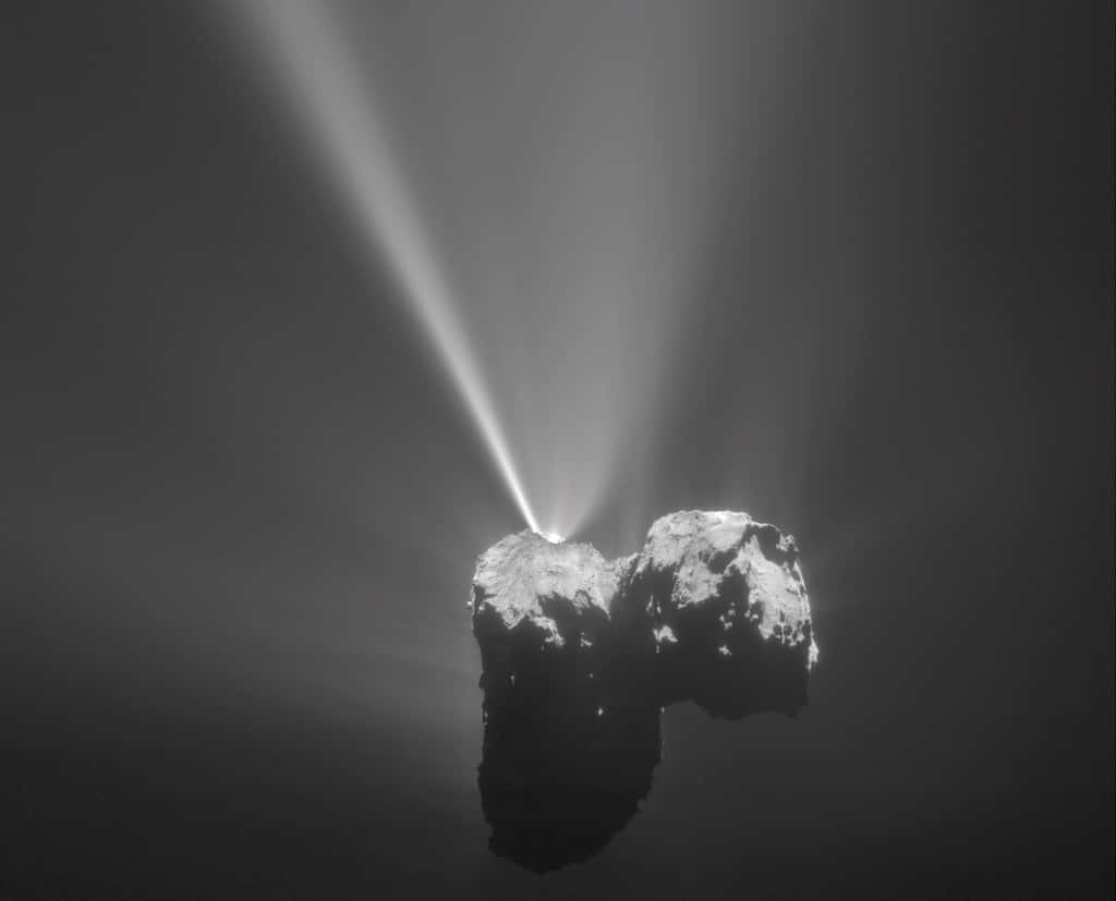 Jet intense photographié le 12 août 2015, la veille du périhélie. © Esa, Rosetta, Navcam, CC by-sa igo 3.0