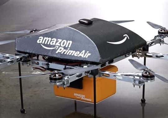 Le drone du programme <em>Prime Air d’Amazon</em>, une nouvelle espèce de livreur conçue pour les besoins du géant du commerce en ligne. Bien avant son invention, Isaac Asimov avait imaginé les trois lois de la robotique, afin d’encadrer les drones et autres machines. © Amazon