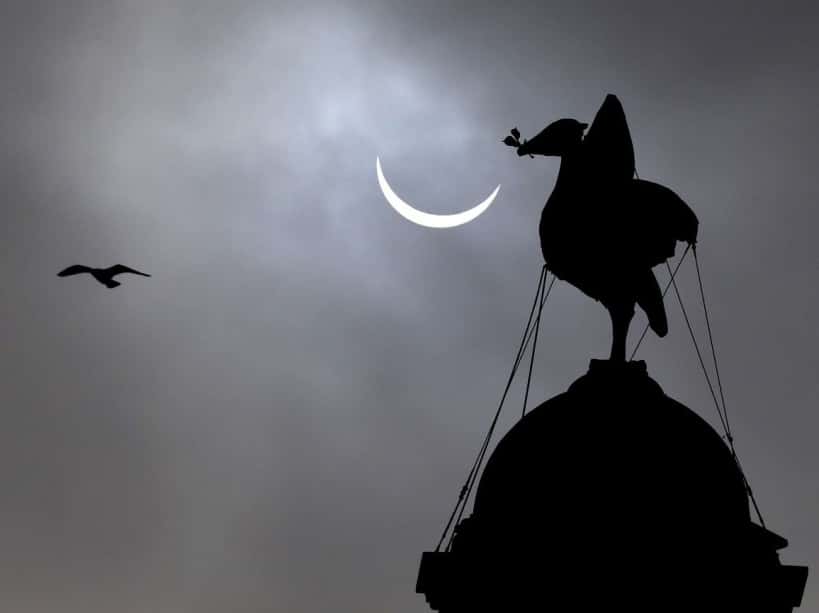 Éclipse partielle du Soleil vue de Liverpool, en Grande-Bretagne. © Peter Byrne, AP, Sipa