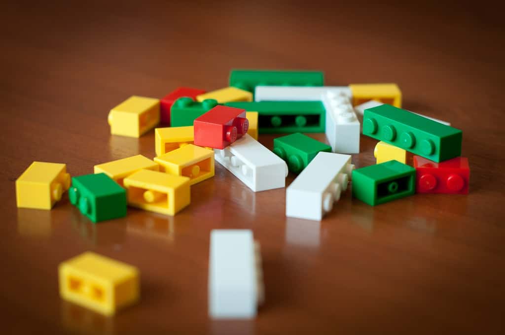 Les personnes qui avaient fait des parties de <em>Public Goods Game</em> entre deux séances de Lego enregistraient une réponse physiologique, une plus grande synchronie cardiaque que ceux qui n’en avaient pas fait. © Lean2Succes, CC0 Public Domain