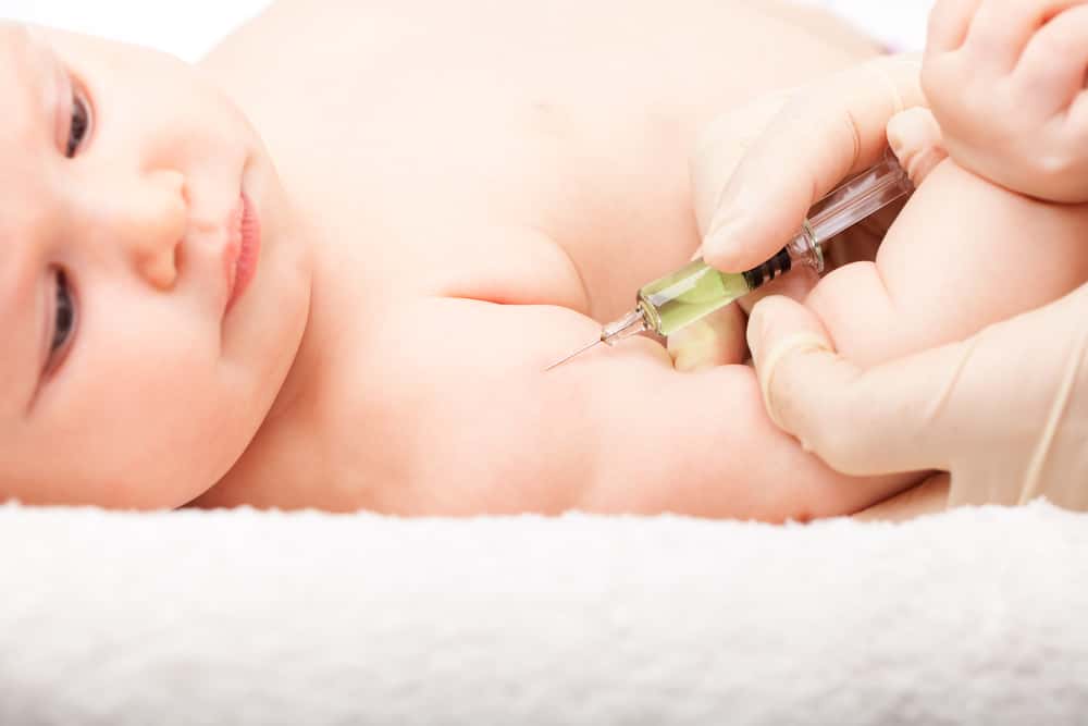Layla Richards (qui n'est pas le bébé de cette image) a reçu une petite injection de cellules génétiquement modifiées appelées cellules UCART19. © Dmitry Naumov, shutterstock.com