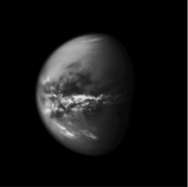 Nuages tropicaux de méthane photographiés par Cassini lors de l’équinoxe. © Nasa, JPL