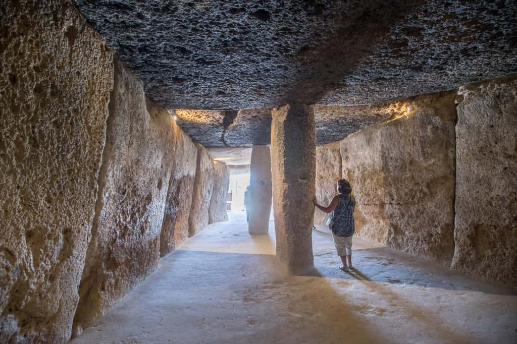 Le dolmen de Menga en Espagne est la plus imposante structure mégalithique d'Europe. © Pedro J Pacheco, <em>Wikimedia Commons</em>, CC by-sa 4.0 