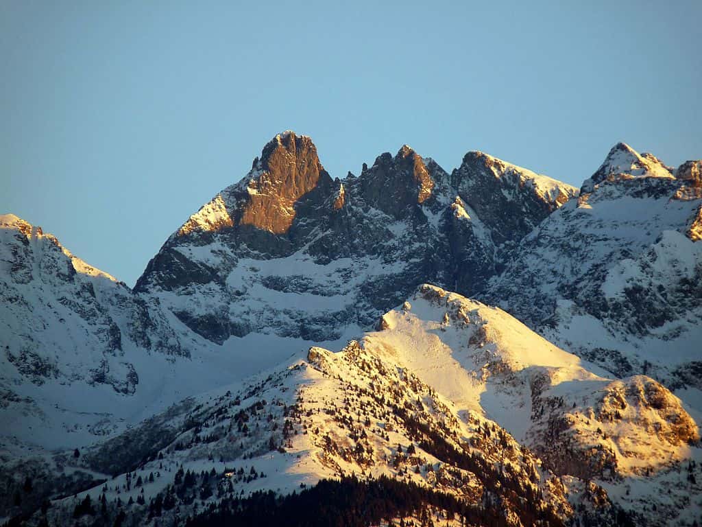 Massif de Belledonne dans les Alpes. Ce massif est principalement composé de roches métamorphiques, dont des gneiss. © Bouvierjr, Wikimedia Commons, CC by-sa 3.0 