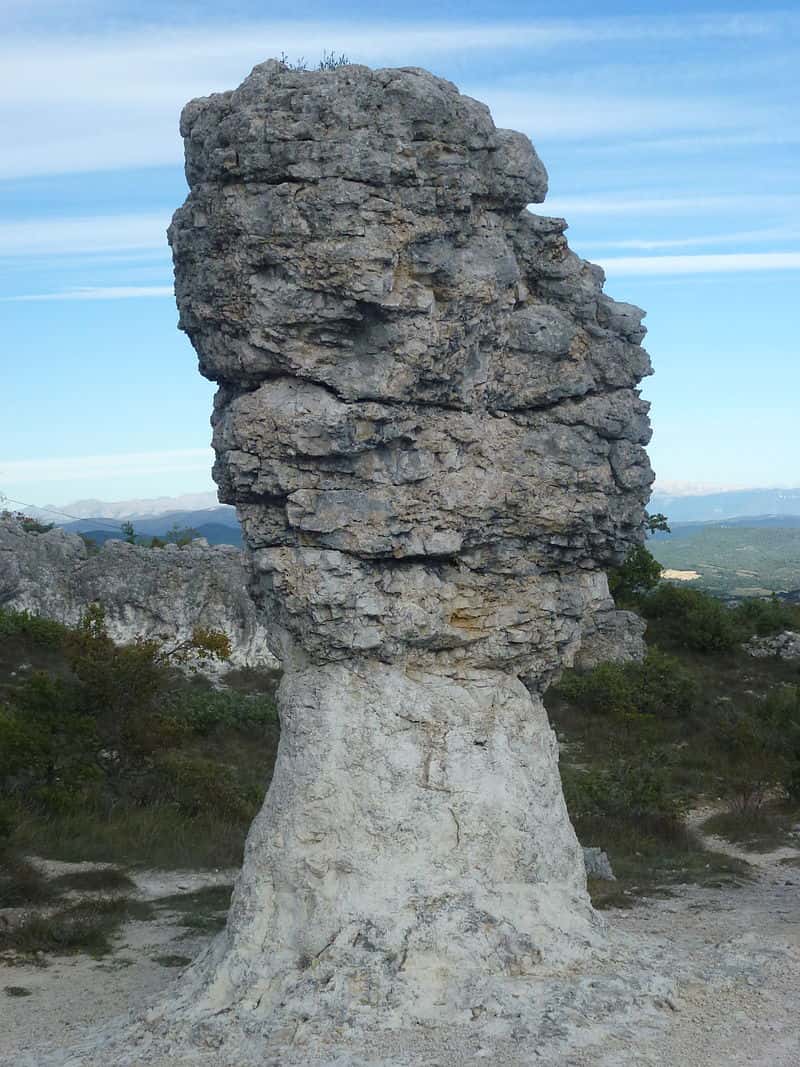 Exemple d'un rocher avec une étrange forme de champignon. © Apitux, Wikimedia Commons, CC by-sa 4.0 