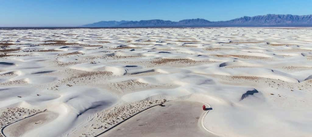 Les dunes blanches de <em>White Sands</em> ne sont pas composées de sable de silice. © NPS employee, <em>Wikimedia Commons</em>, domaine public