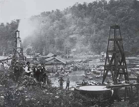 Exploitation d'un champ pétrolier en Pennsylvanie (États-Unis). © <em>Pennsylvania Historical & Museum Commission</em>, Wikimedia Commons, domaine public