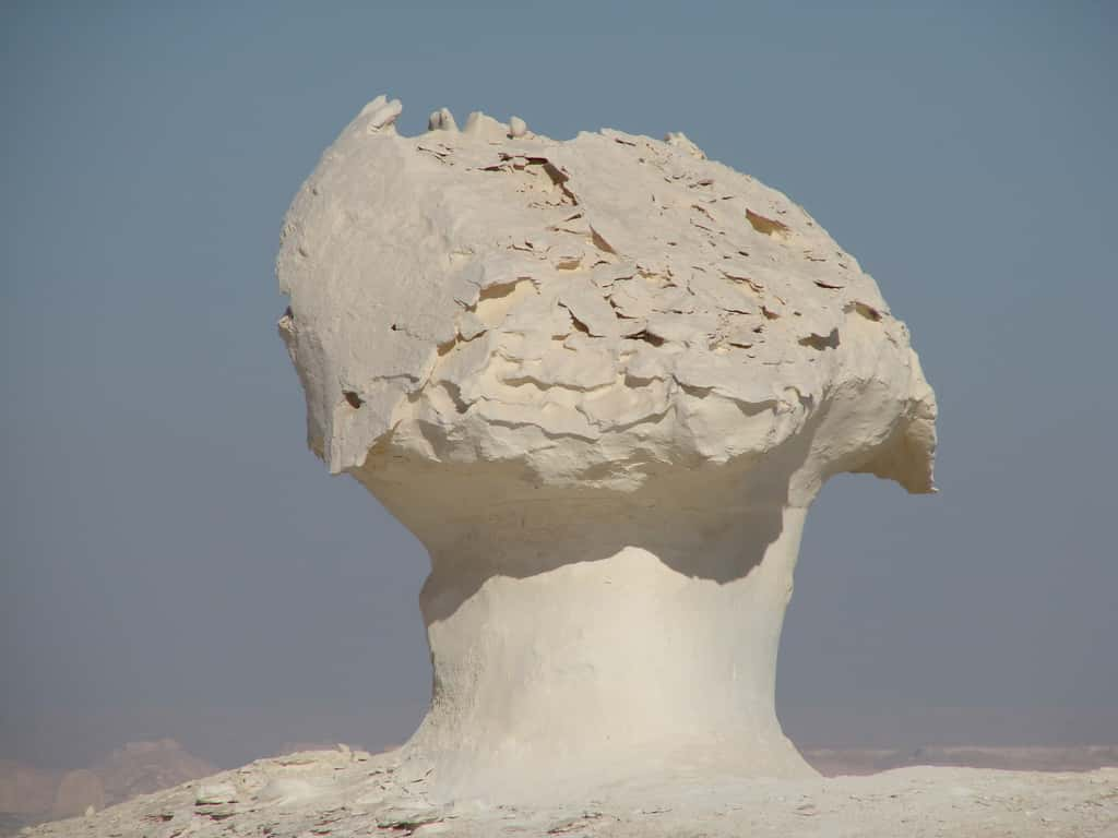 Formes étranges sculptées par le vent dans le Désert blanc en Égypte. © Maria Salama, imaggeo.egu.eu