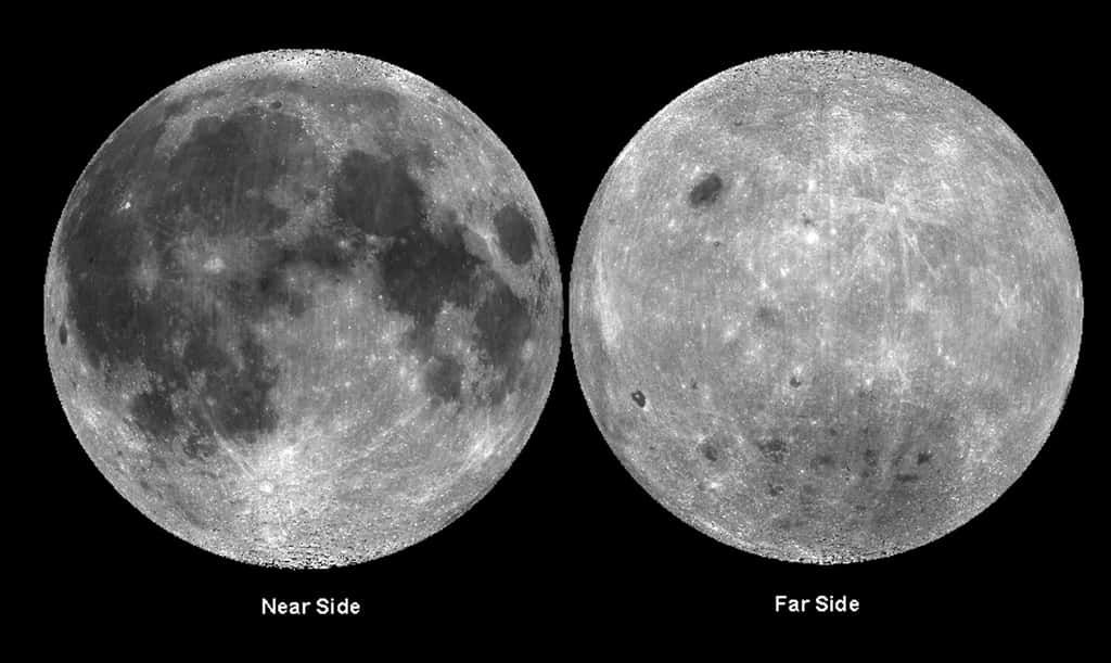 Comparaison de la morphologie de la surface lunaire entre la face visible à gauche et la face cachée à droite. © Nasa