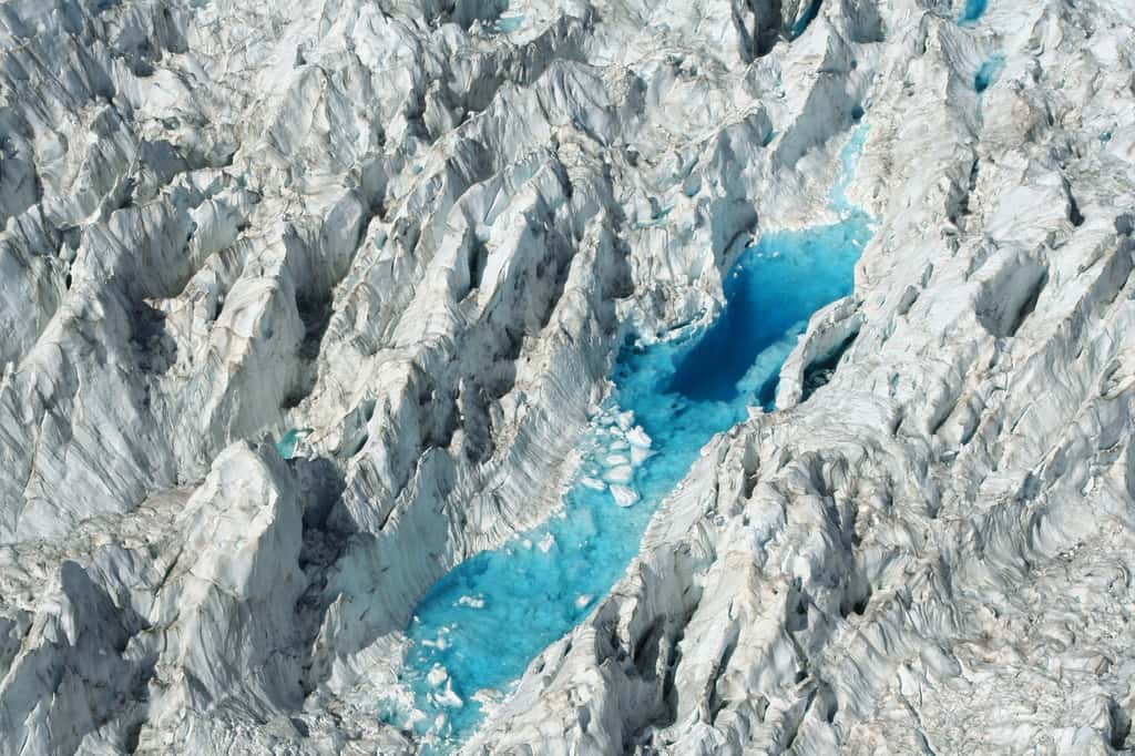 Les Alpes de Nouvelle Zélande abritent de nombreux glaciers, comme ici le Glacier Fox, où un petit lac s’est formé durant l’été © Stefan Winkler, imaggeo.egu.eu, CC BY-NC-ND 3.0