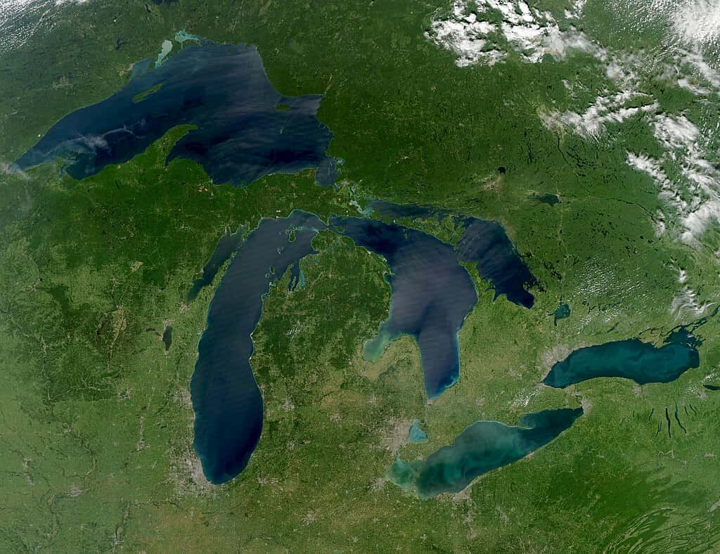 Les cinq Grands Lacs se trouvent sur la frontière entre les États-Unis et le Canada. © Nasa, <em>Wikimedia Commons</em>, domaine public