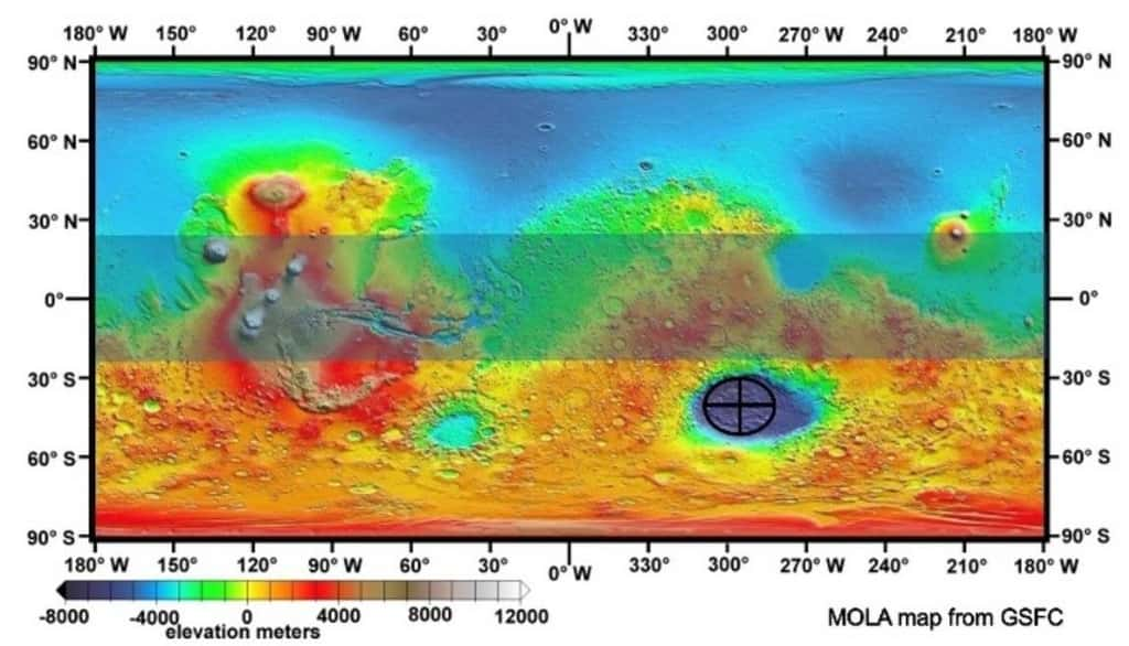 Carte topographique de Mars. En gris la zone tropicale. La cible marque l'emplacement du bassin d'Hellas dans l'hémisphère sud. © <em>Mars Orbiter Laser Altimeter</em> (Mola) data/Olszewski, <em>et al. 2024</em>