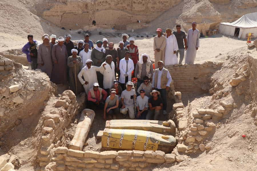 En 2018 et 2019, plusieurs sarcophages avaient déjà été découverts sur le même site de fouille. © Université de Strasbourg / Ifao