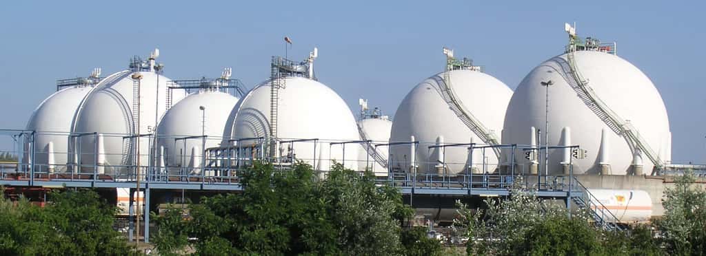 Site de stockage aérien pour le gaz naturel en Allemagne. © Ikar.us, <em>Wikimedia Commons</em>, CC by-sa 2.0 DE 