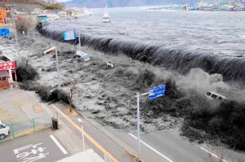 Le tsunami qui a frappé les côtes du Japon en 2011 a été généré à la suite d'un important séisme survenu sur le zone de subduction. © iEARN-USA, Flickr, CC by-nc-nd 2.0